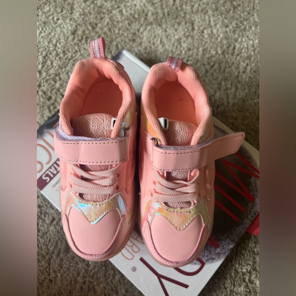 Sneakers with rollers.New - Picture 1 of 11